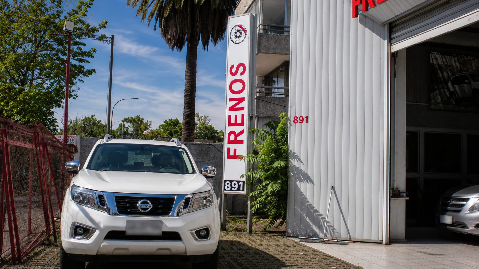 Neumáticos y baterías Nissan